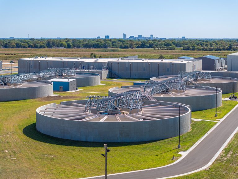 Wichita Aumentará Tarifas de Agua y Drenaje en un 23% por Proyectos de Infraestructura