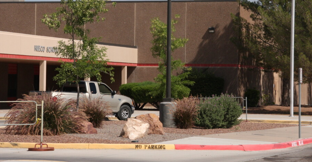 Escuela Primaria Hueco de El Paso Activa Protocolo de Seguridad por Olor Desconocido