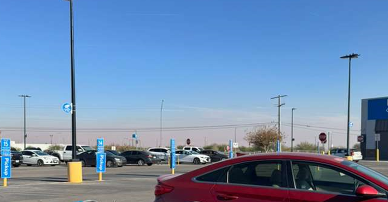 Olor a químicos en El Paso: Residentes reportan humo azulado y preocupación