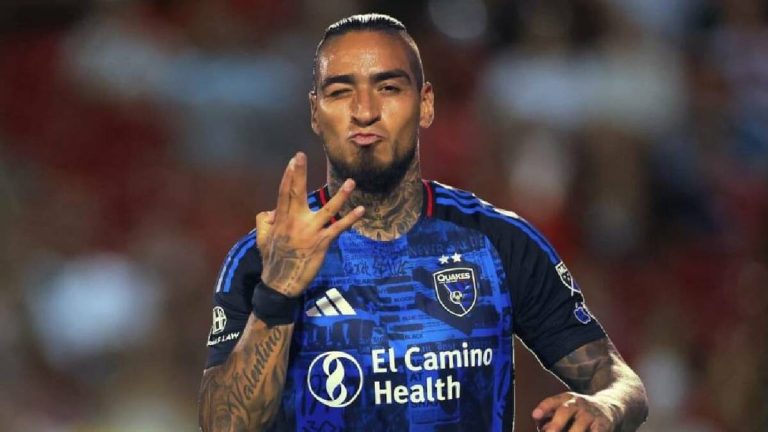 Chicho Arango y Otras Opciones para la Delantera de Pumas en la Liga MX