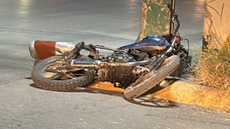 Accidente en Gómez Palacio: Taxi arrolla a menor ciclista y se da a la fuga