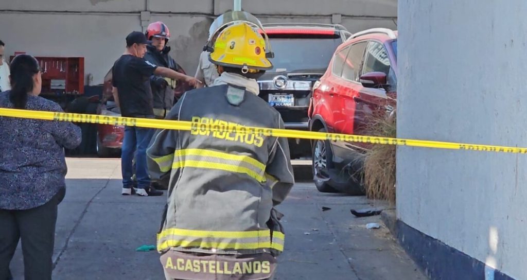 Accidente en Guadalajara: Mecánico de 33 Años Resulta Herido Tras Caída de Camioneta