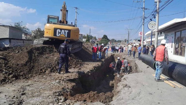 Derrumbe en Edomex: trabajador atrapado en una obra de construcción