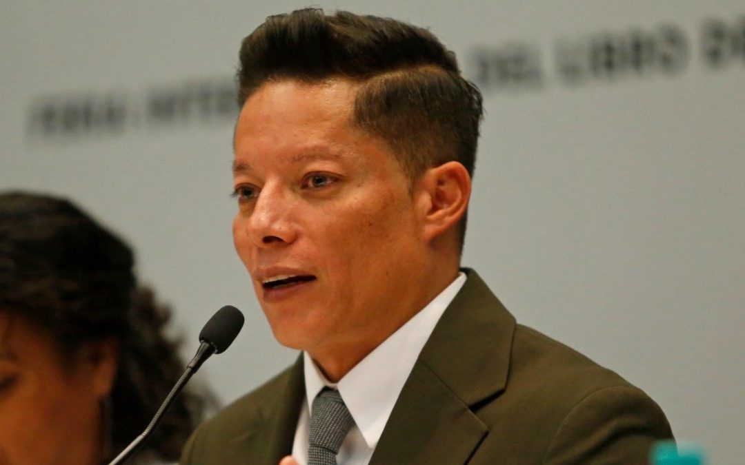 Reclutamiento y Desapariciones: Víctor Ornelas Lanza Su Libro en la FIL 2025