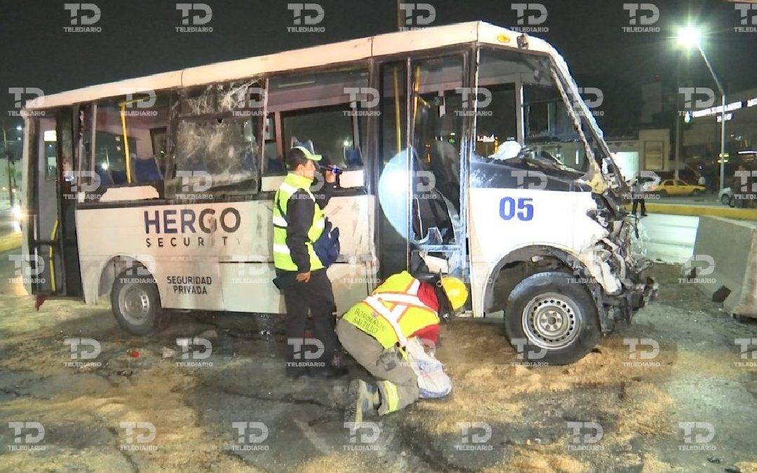 Volcadura en Saltillo deja 9 guardias de seguridad heridos camino al Parque Industrial Santa María