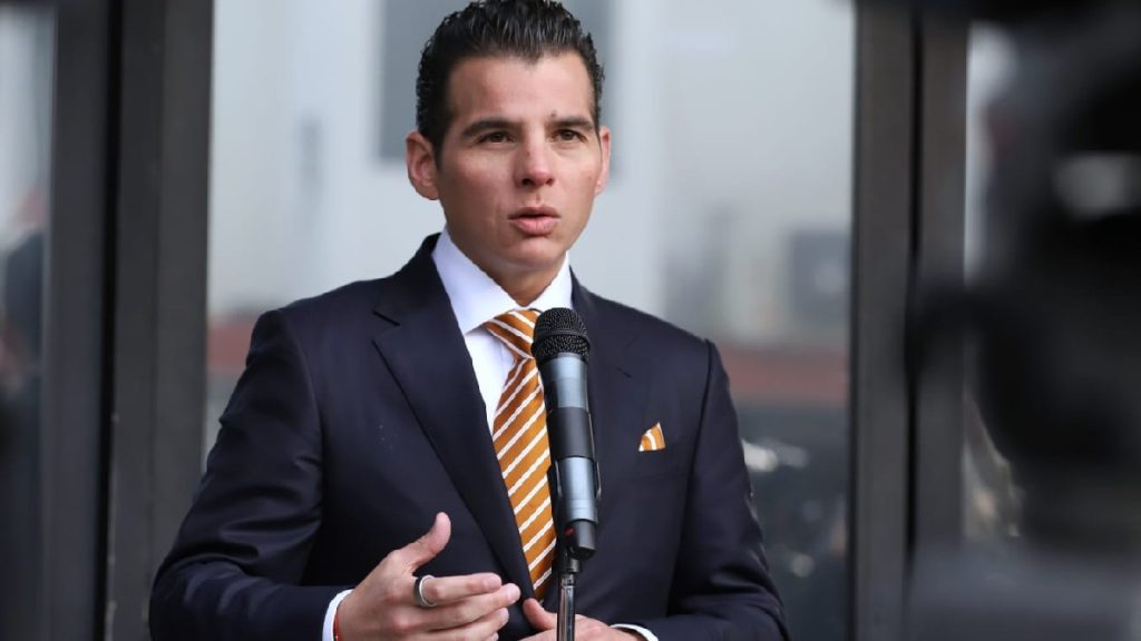 Miguel Flores Solicita Contrapropuesta al Congreso de Nuevo León por Rechazo a Incremento en ISN