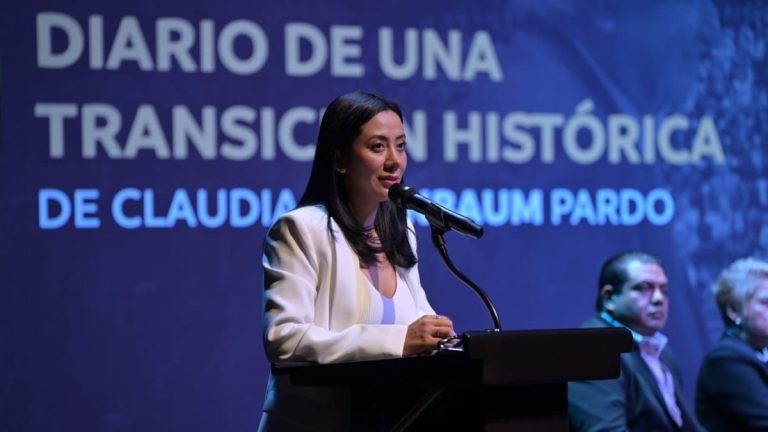 Betzabé Martínez Asiste a la Presentación del Libro ‘Diario de una Transición Histórica’