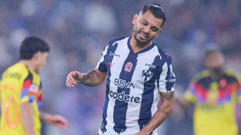 Tecatito Corona Fuera de la Semifinal de Vuelta Contra Toluca por Lesión