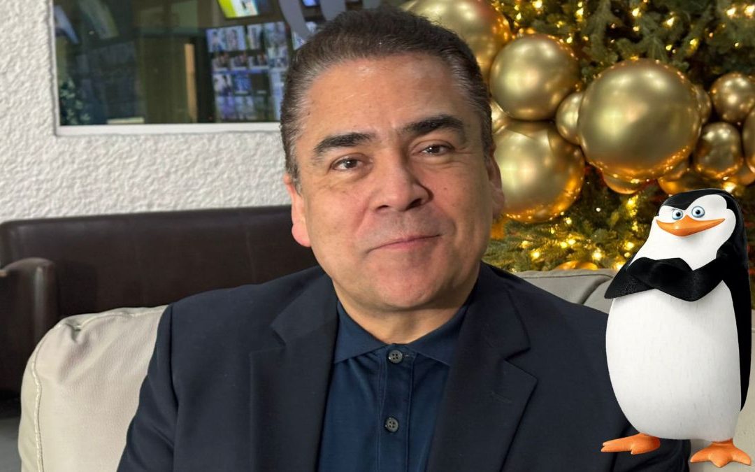 Mario Arvizu, la voz de Skipper, advierte en Torreón sobre el peligro de la IA en el doblaje