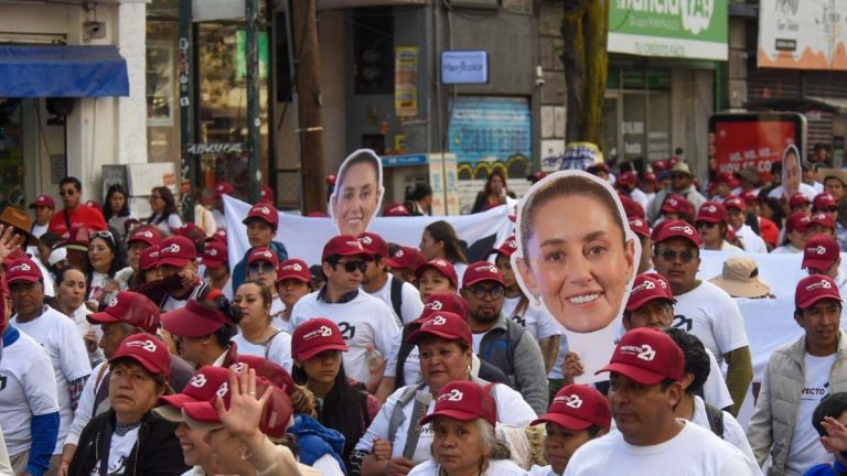 Celebración en Vivo: Marcha por los 7 Años de la 4T en México
