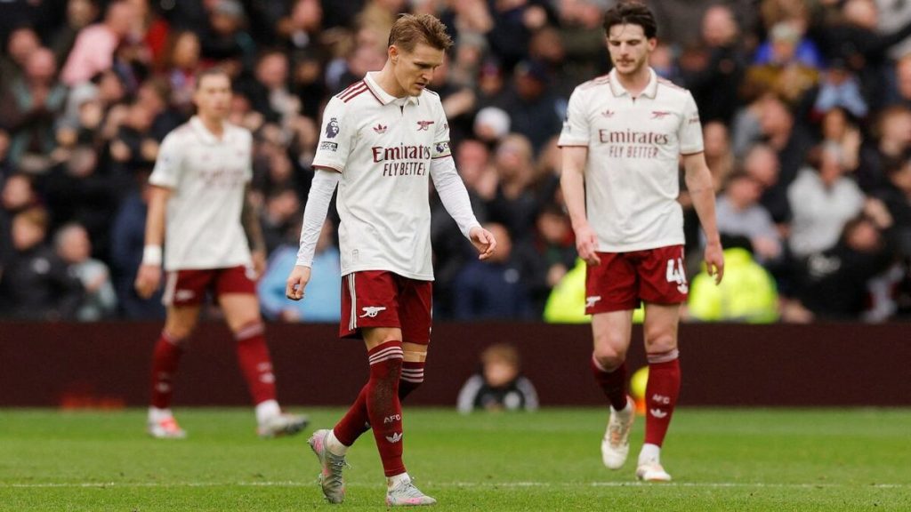Aston Villa sorprende al Arsenal y desafía la cumbre de la Premier League