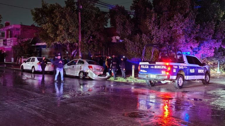 Hombre Abandona Auto Tras Fuerte Choque en Torreón: Lo Último en Seguridad Vial
