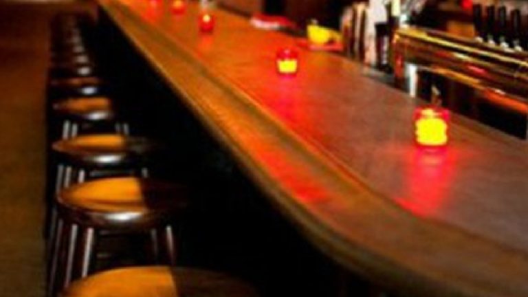 Tiroteo en Bar Clandestino en Aspen: Once Muertos, Incluyendo Tres Menores