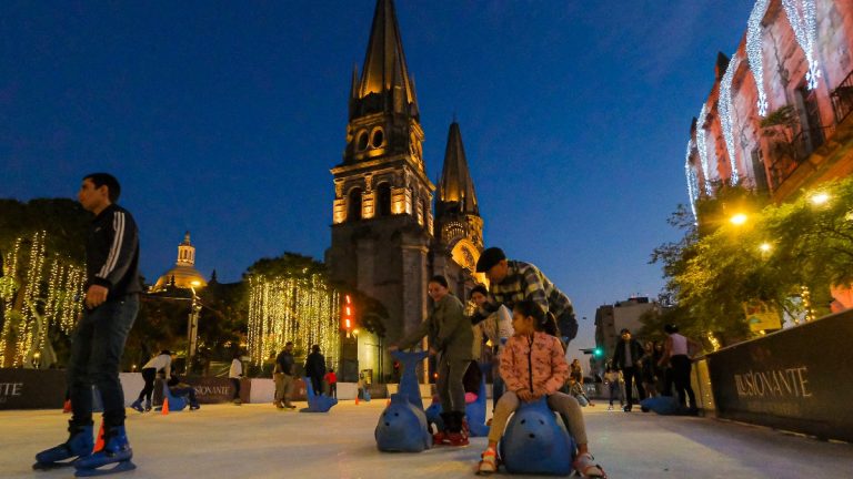 Festival Ilusionante 2025: Actividades Navideñas GRATIS en Guadalajara, Incluyendo Ballet y Pista de Hielo