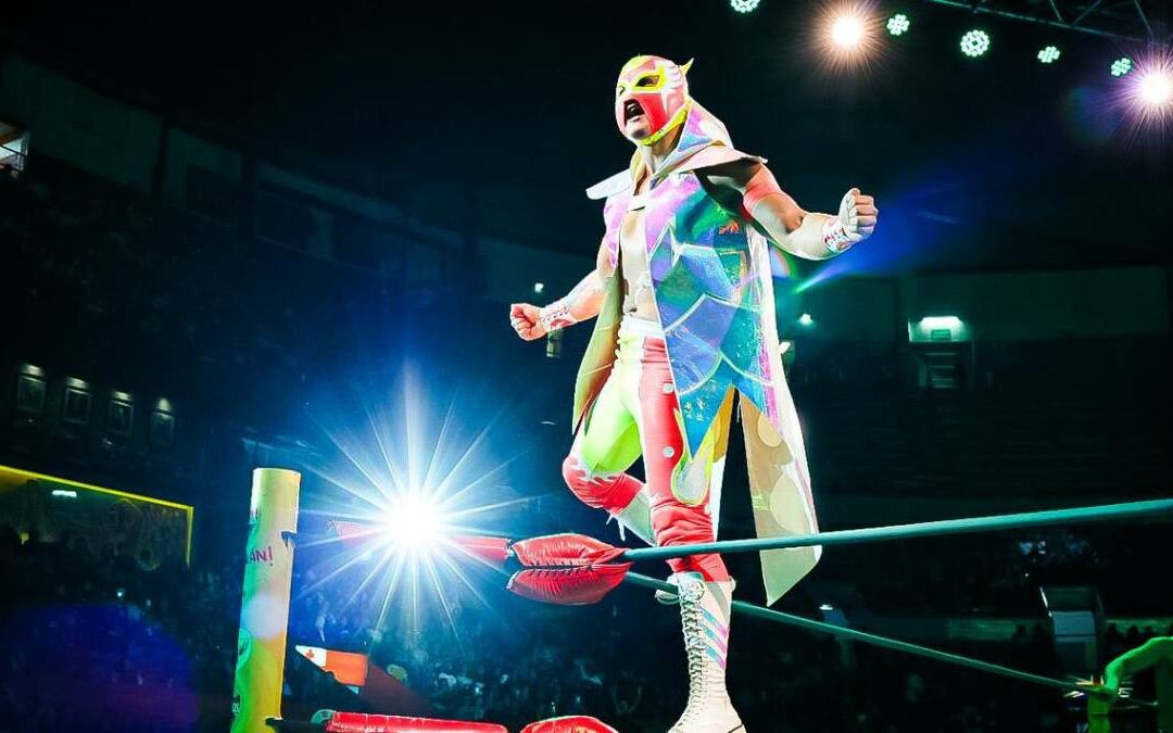 Impactante: La Caída de Neón Durante un Lance en el Ring | VIDEO