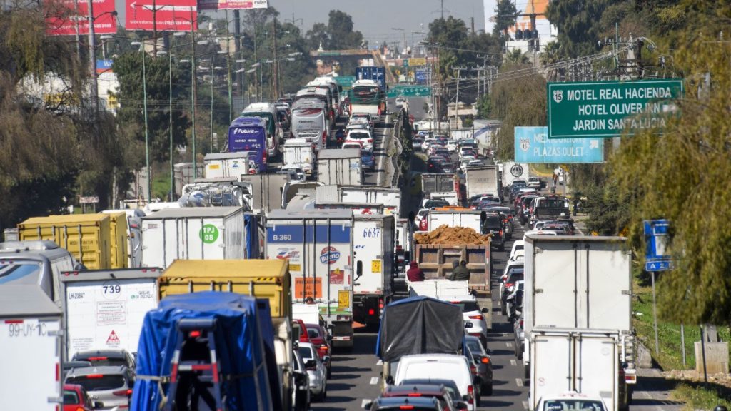 Hoy No Circula en CdMx y Edomex: Automóviles en Descanso el 7 de Diciembre de 2025