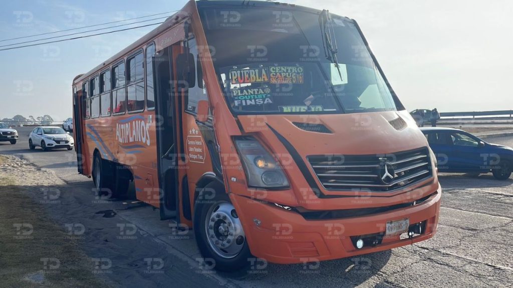 Trágico choque frontal en el Bulevar Aeropuerto de Puebla deja un motociclista muerto