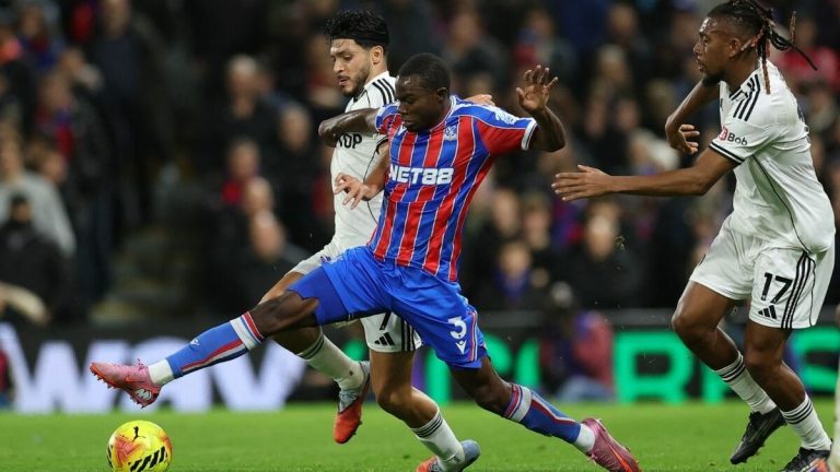 Raúl Jiménez Brilla con Asistencia, Pero Fulham Caen Frente a Crystal Palace
