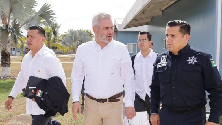 Gobernador de Michoacán Alfredo Ramírez Bedolla Promete Atención Inmediata a Víctimas de la Explosión en Coahuayana