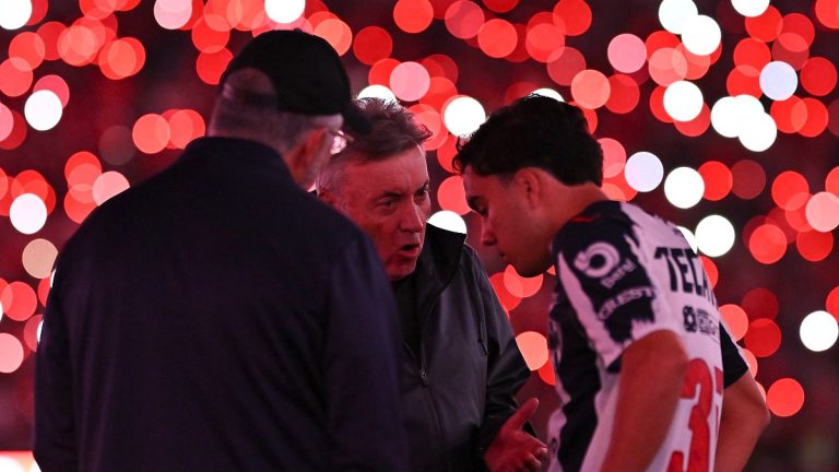 Jugador de Rayados habla sobre la continuidad de Domènec Torrent en el equipo