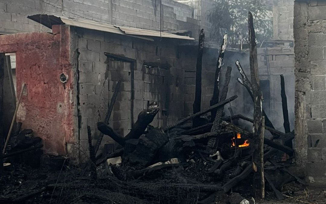 Incendio en Apodaca: Cuerpos de auxilio responden a múltiples incidentes en la misma vivienda