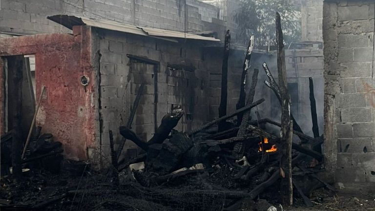Incendio en Apodaca: Cuerpos de auxilio responden a múltiples incidentes en la misma vivienda