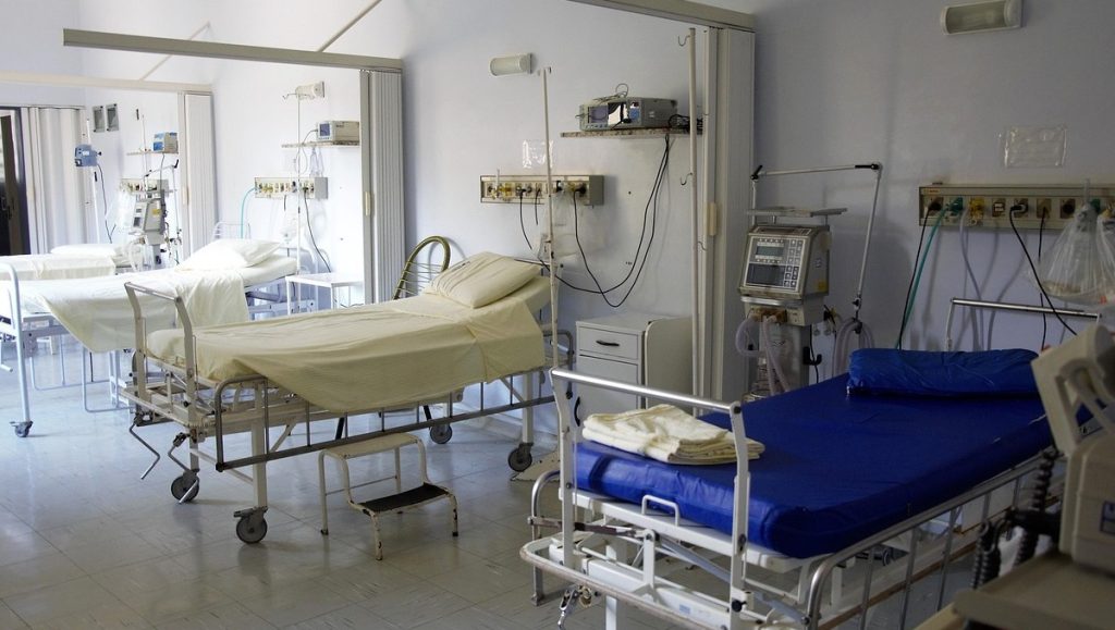 Alza de Primas de Seguros Médicos: Falta de Competencia Según Experto de UANL