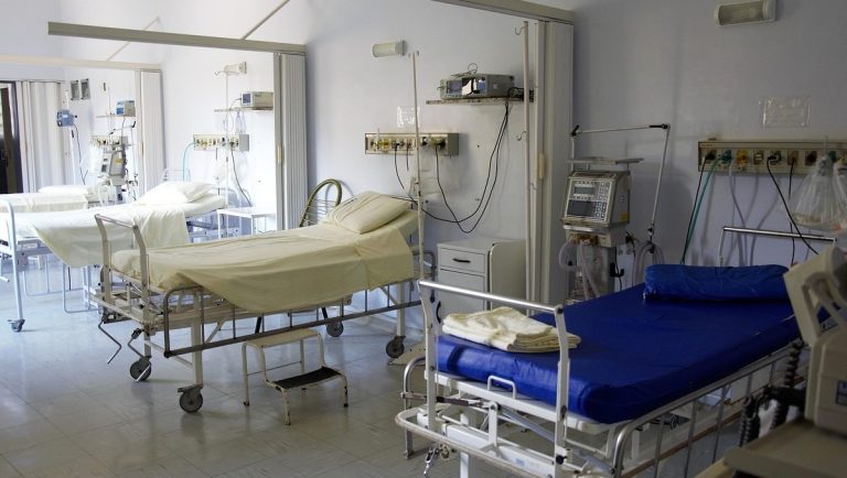 Alza de Primas de Seguros Médicos: Falta de Competencia Según Experto de UANL