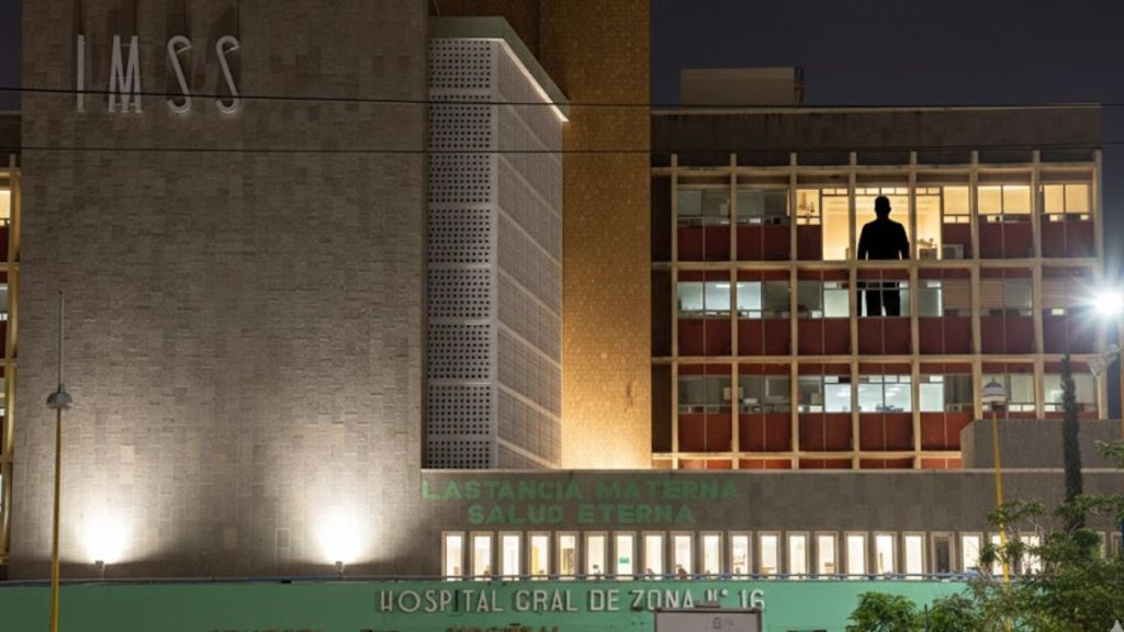 Descubre el misterio del ‘Vigilante sin rostro’ en la Clínica 16 del IMSS de Torreón