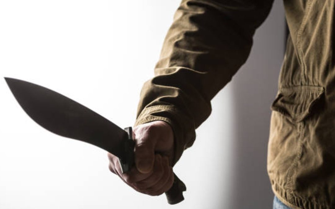 Detención de Hombre en GAM por Amenazar a Sus Hermanas con un Machete Durante un Estado de Intoxicación