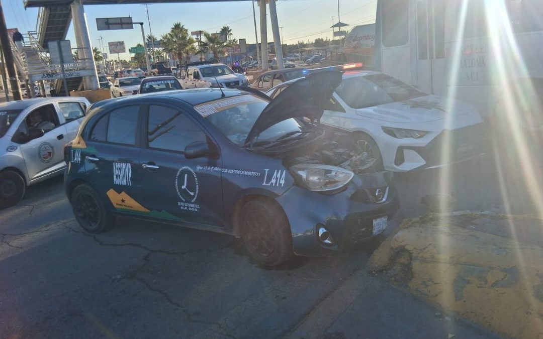 Accidente de Tránsito en Gómez Palacio: Conductor Fugitivo Impacta contra Camellón Central