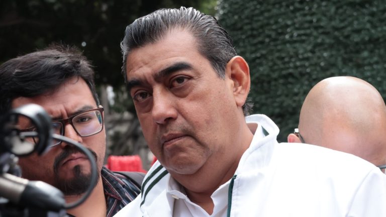 Sergio Salomón llama a la paciencia ante los resultados de auditorías sobre corrupción en la SEP Puebla