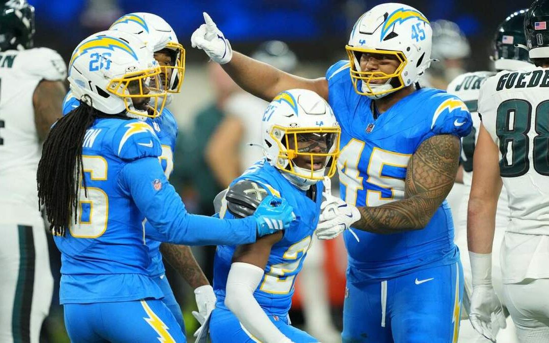 Los Angeles Chargers Logran una Victorious Dramática ante Philadelphia Eagles en Tiempo Extra