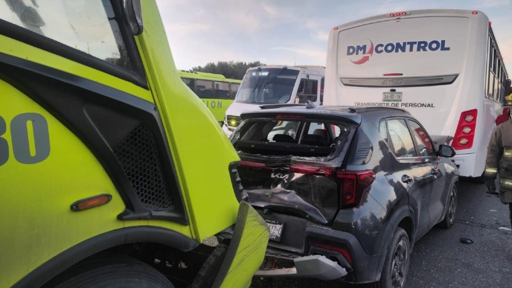 Accidente en la carretera Saltillo-Zacatecas causa caos vial y deja 2 lesionados