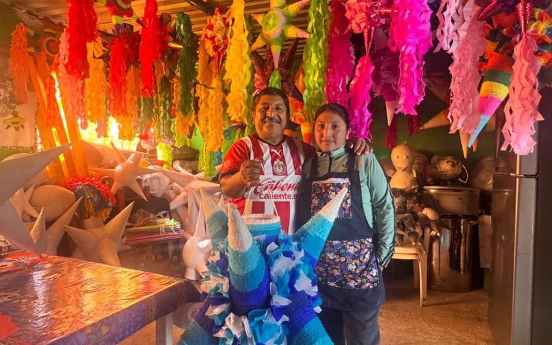 La familia Ruiz: Preservando el arte piñatero y la tradición de la piñata