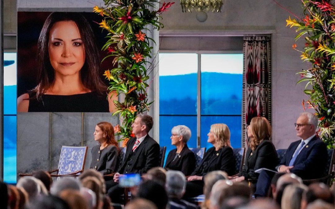 La hija de María Corina Machado recibe el premio Nobel en su nombre