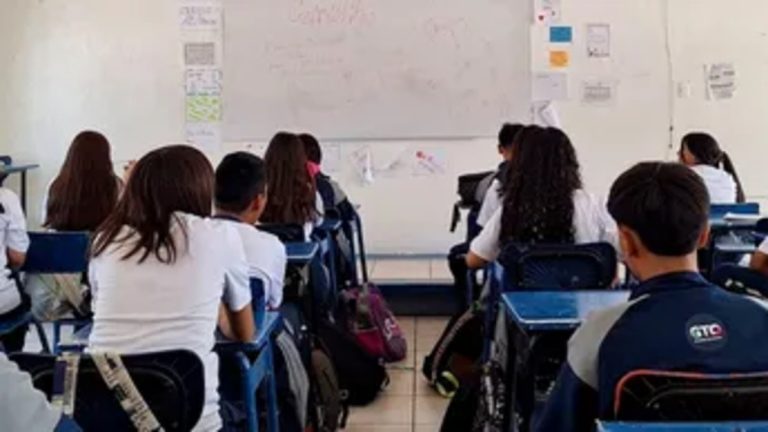 ¿Se realizan clases el viernes 12 de diciembre en Guanajuato?