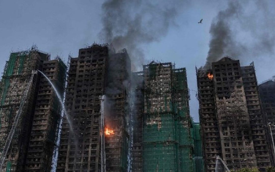 Incendio en Hong Kong: 160 Víctimas y Seis Desaparecidos en Tragedia Inminente