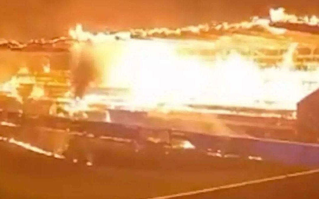 Incendio Devastador en Estadio de Equipo Europeo Horas Después de su Descenso