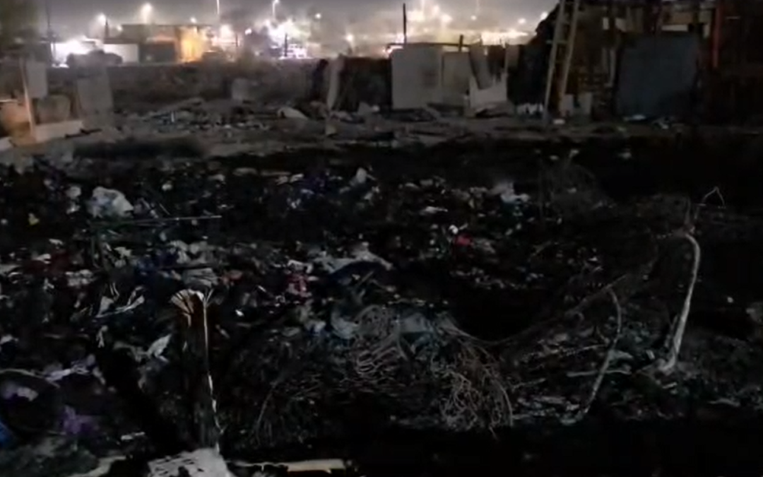 Incendio en colonia Carlos Chavira consume múltiples viviendas de madera