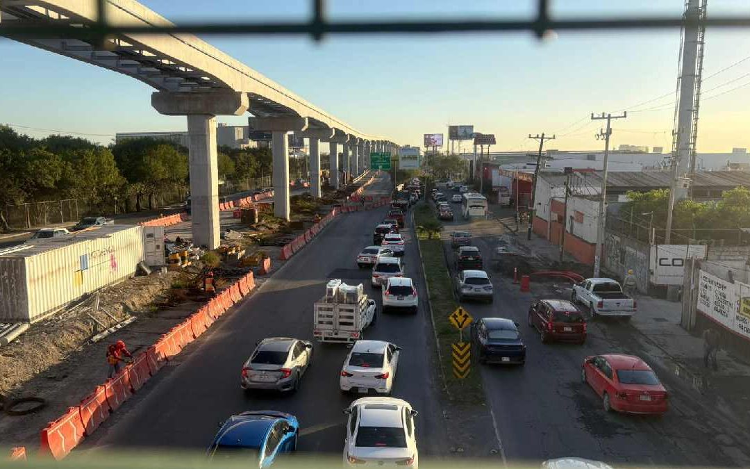 Inconvenientes de Caos Vial tras el Cierre del Paso Elevado en la Avenida Miguel Alemán, Guadalupe Nuevo León