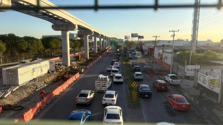 Inconvenientes de Caos Vial tras el Cierre del Paso Elevado en la Avenida Miguel Alemán, Guadalupe Nuevo León