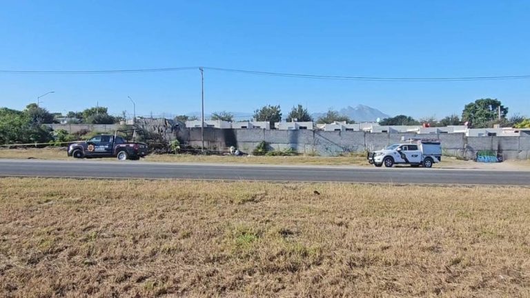 Descubren cuerpo calcinado en terreno baldío de Juárez, Nuevo León
