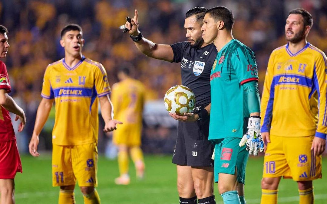 Tigres en el centro de la controversia: ¿afectados por el arbitraje en el penal de Toluca?