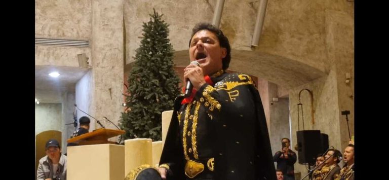 Pedro Fernández rinde homenaje a la Virgen de Guadalupe con una emotiva serenata en San Pedro Garza García