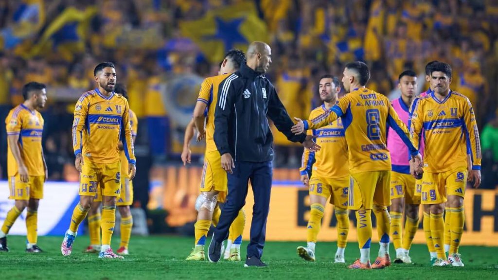 Guido Pizarro Aborda las Lesiones de Jesús Angulo y Ozziel Herrera: ¿Jugarán la Vuelta?