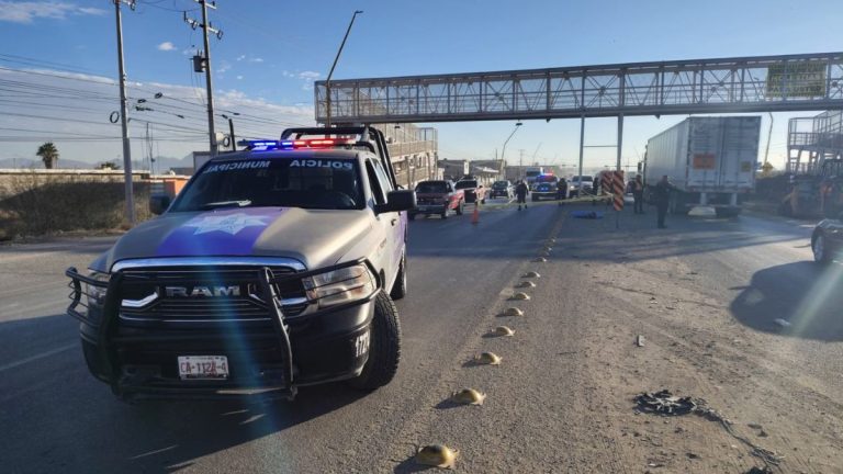 Tragedia en la carretera Torreón-Matamoros: Mujer muere arrollada por un vehículo debido a puente peatonal obstruido