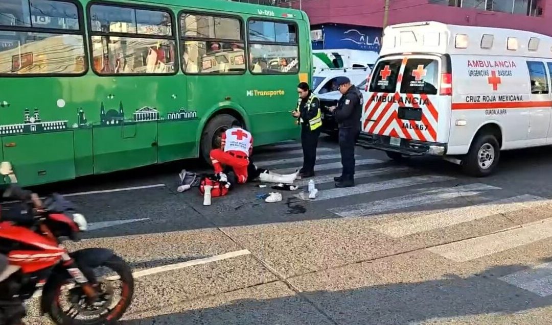 Accidente en Guadalajara: Madre e Hija Afectadas por Camión de la Ruta 175A