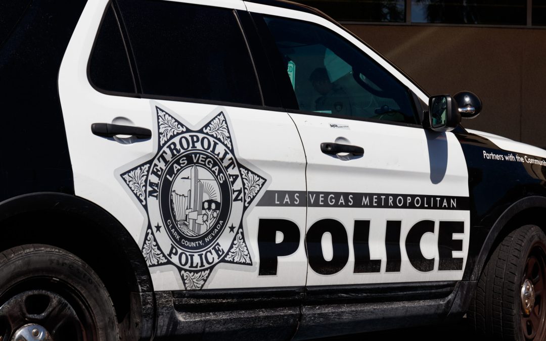 Policía de Las Vegas enfrentará cargos por violencia doméstica tras arresto del oficial