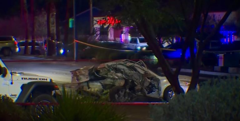 Tragedia en Las Vegas: Tres víctimas por choque vehicular de doce autos